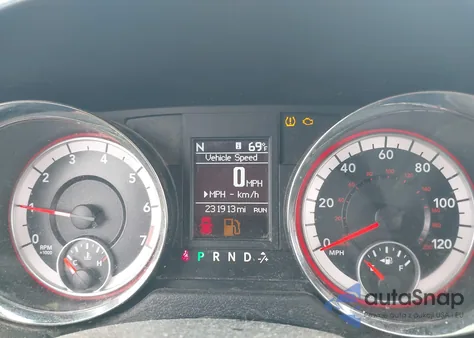 2013 Dodge Grand Caravan Sxt z USA, uszkodzony, nr VIN 2C4RDGCGXDR717837